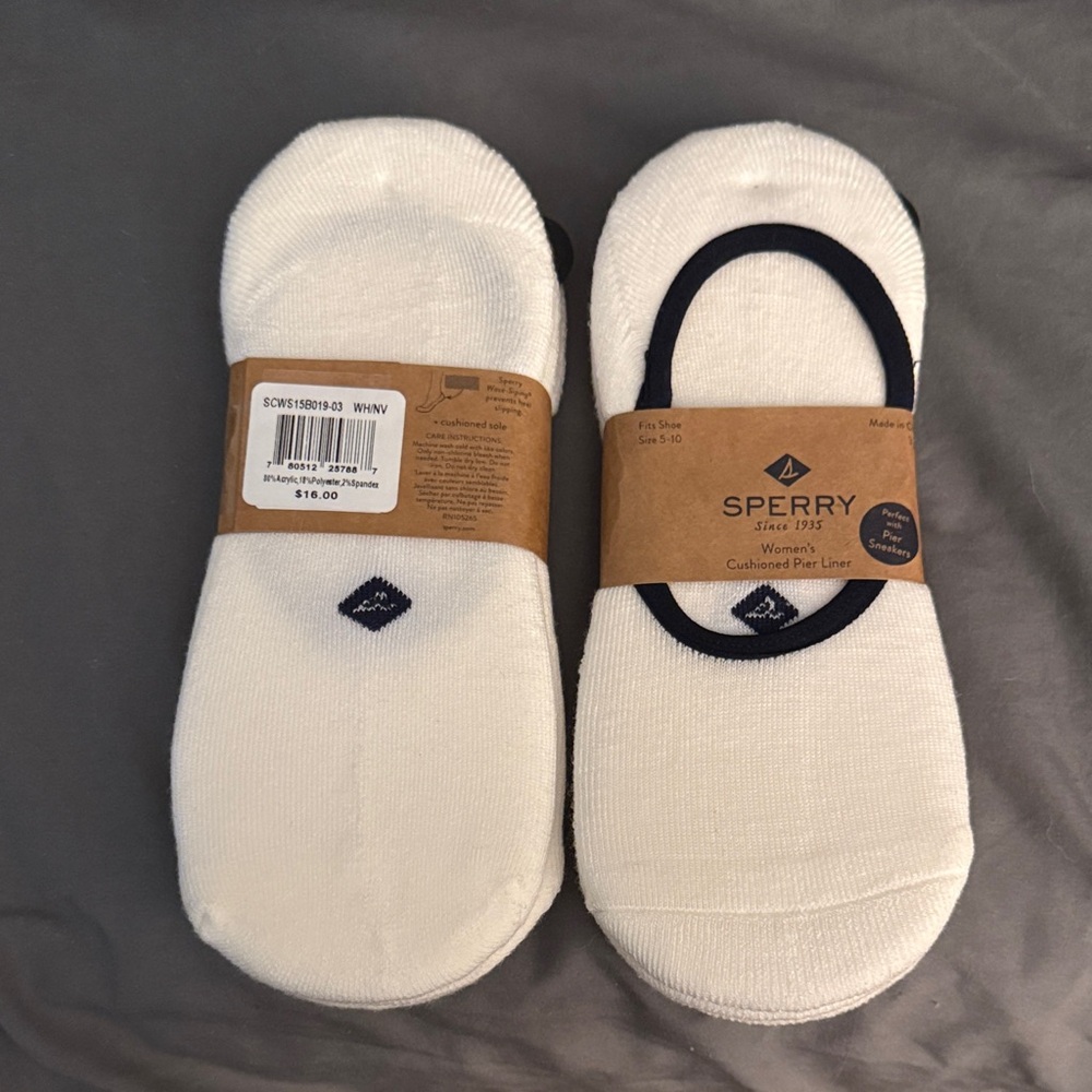 2 pack Sperry Women’s White and Navy No-Show Socks